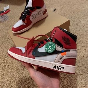 Off white chicago jordan 1 size 8